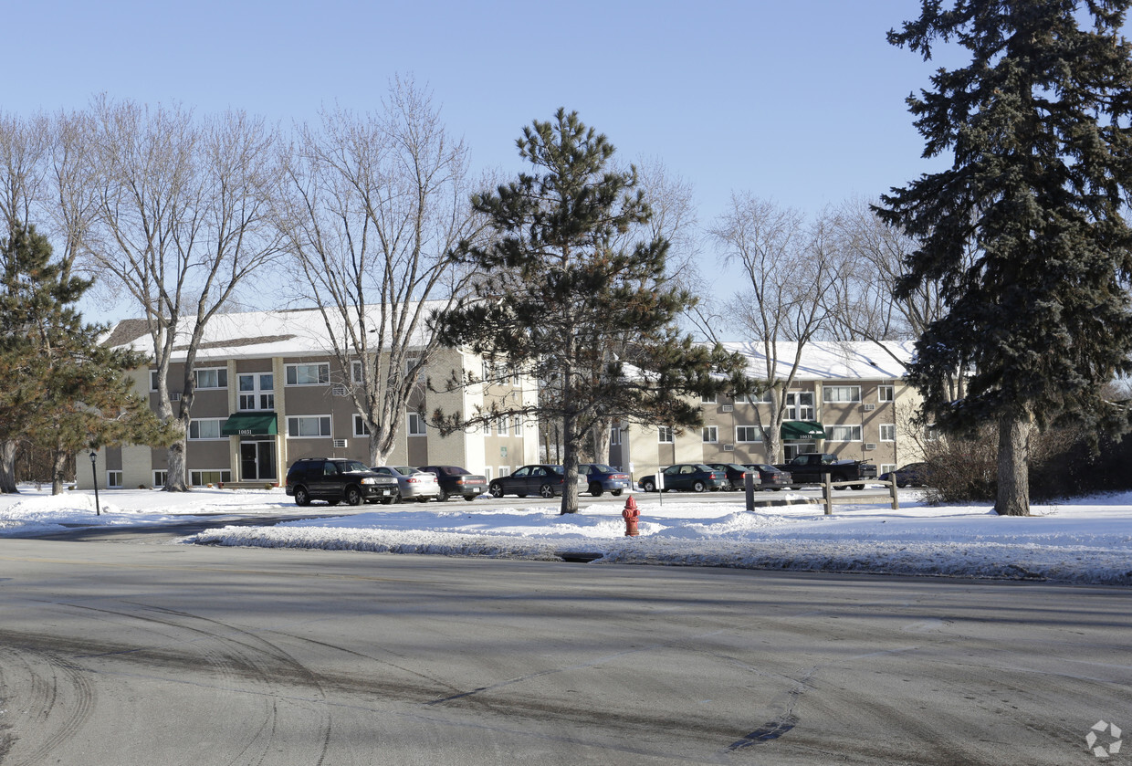 Building Photo - Southwind Apartments