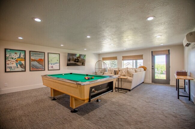 Building Photo - 160 W 1600 S