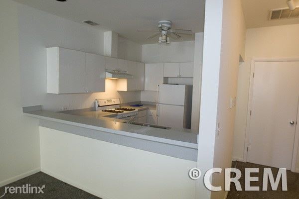 Foto del edificio - 2355 N Southport Ave