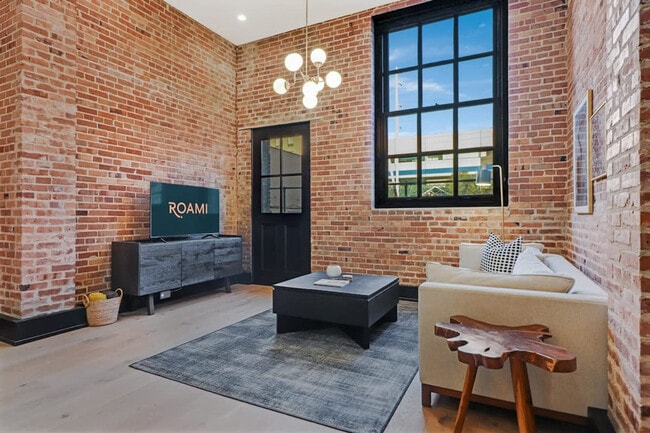 Building Photo - 1148 S Peters St