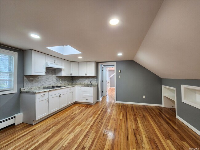 Building Photo - 24 Waterside Rd