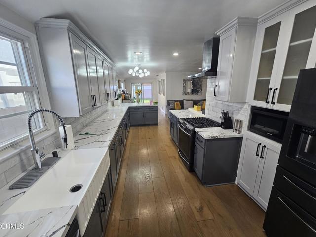 Foto del edificio - 1700 N Pass Ave