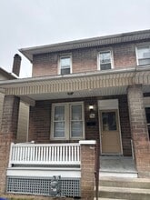 Building Photo - 722 Manchester St