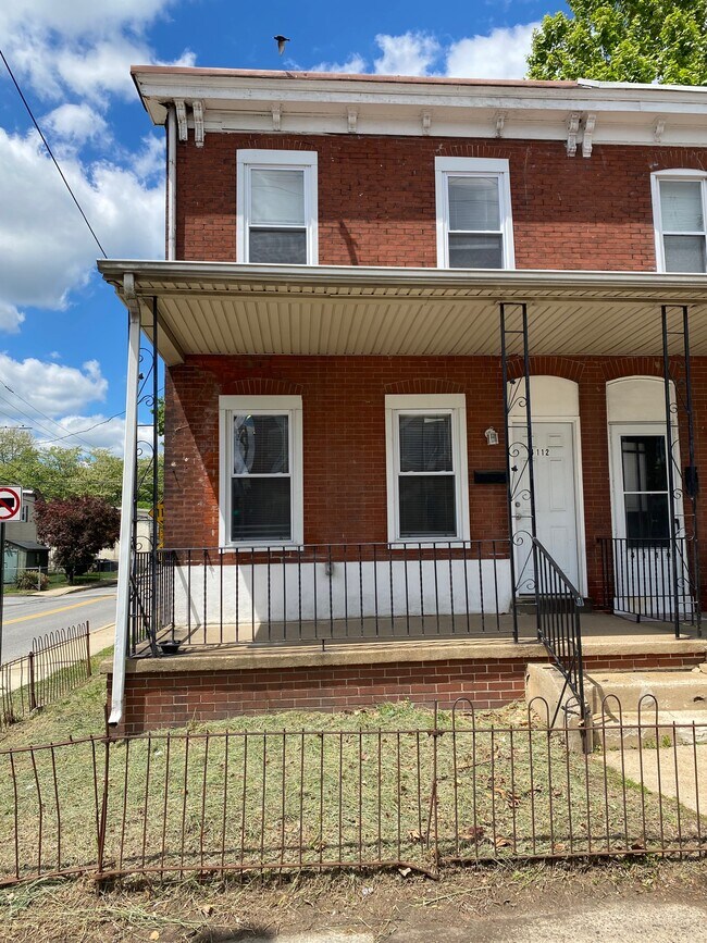 Building Photo - 4112 Post Rd