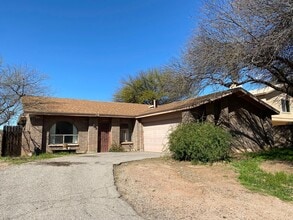 Building Photo - 2761 Dos Mujeres Ave