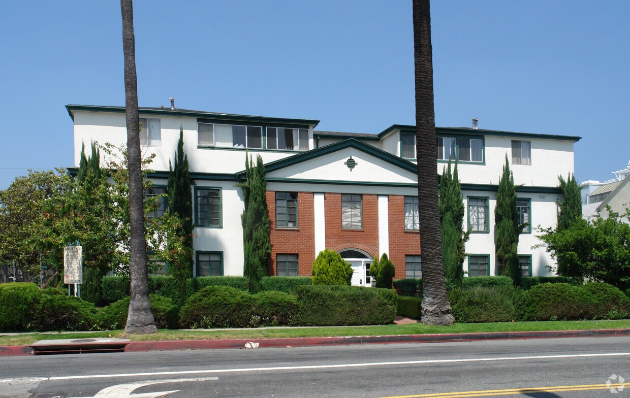 Foto del edificio - 427 N Doheny Dr