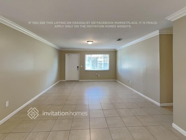 Building Photo - 1231 Essex Dr