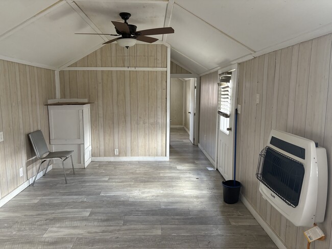 Building Photo - 2410 N Hwy 25 W