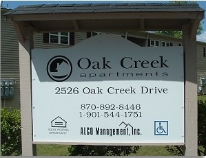Primary Photo - Oak Creek Apartments