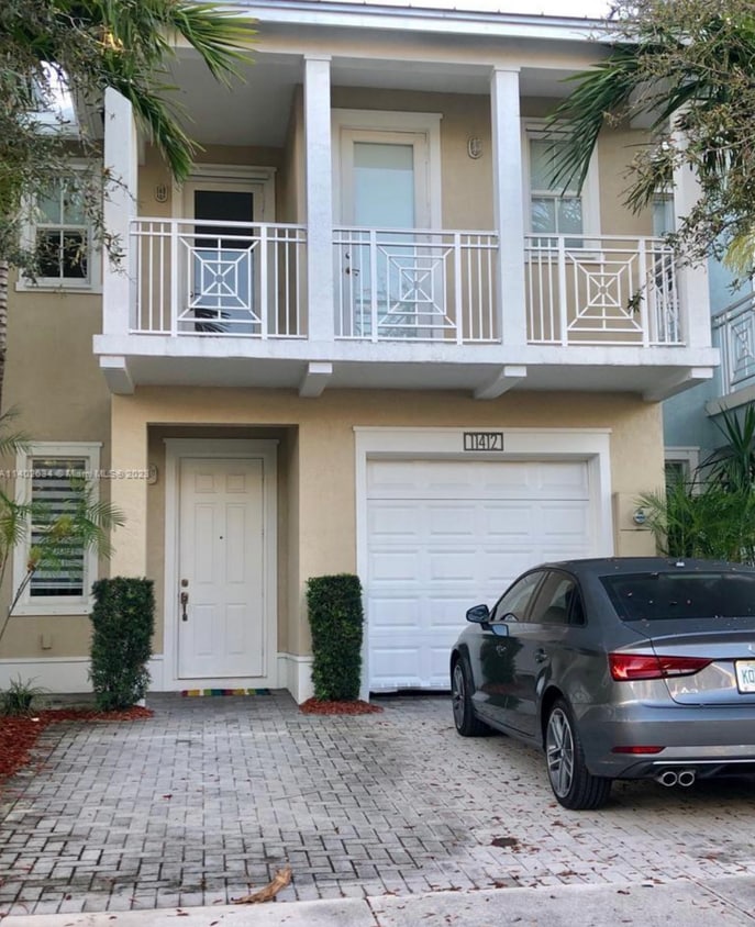 Foto principal - 11412 NW 74th Ter