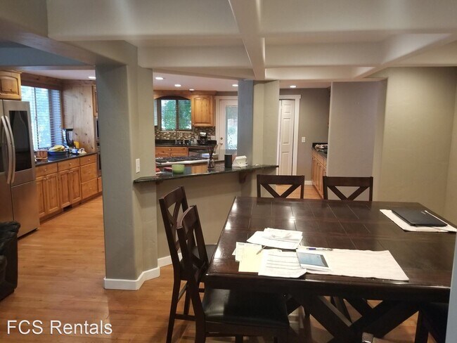 Building Photo - 4 br, 3 bath House - 2016 E 5290 S