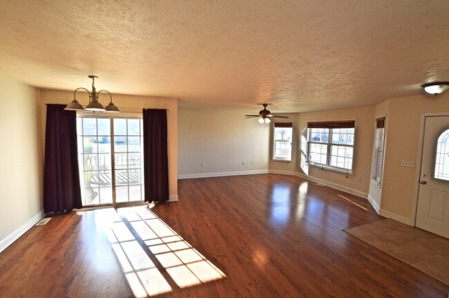 Foto del edificio - 700 Williamson Ave