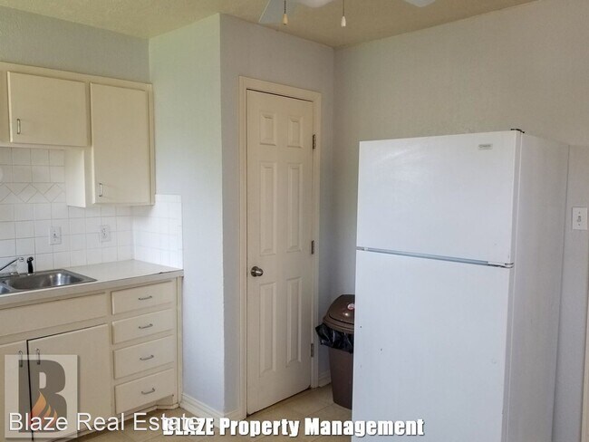 Building Photo - 2 br, 1 bath House - 4621 Preston St