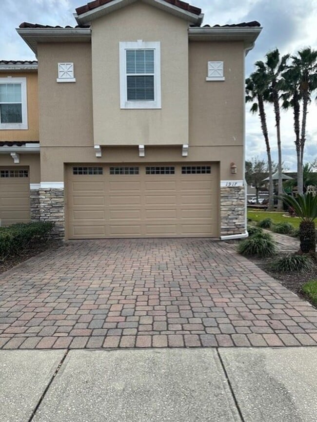 Building Photo - May move in!!   Isles of Oviedo Townhome, ...