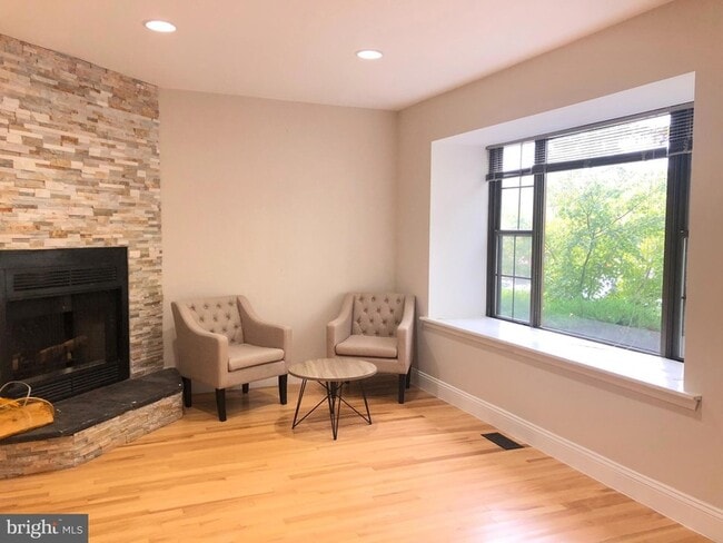 Photo - 5 Algonquin Ct Townhome