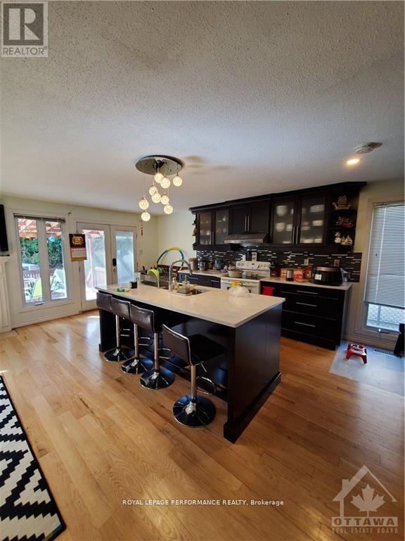 Photo du bâtiment - 1064 Alenmede Crescent