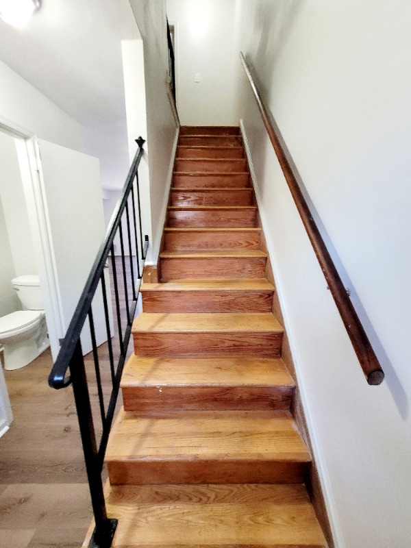 Building Photo - 8 Bainbridge Ave