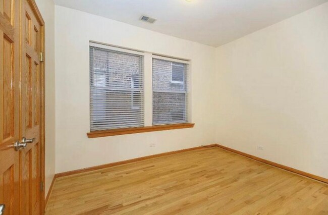 Foto del edificio - 4904 N Drake Ave