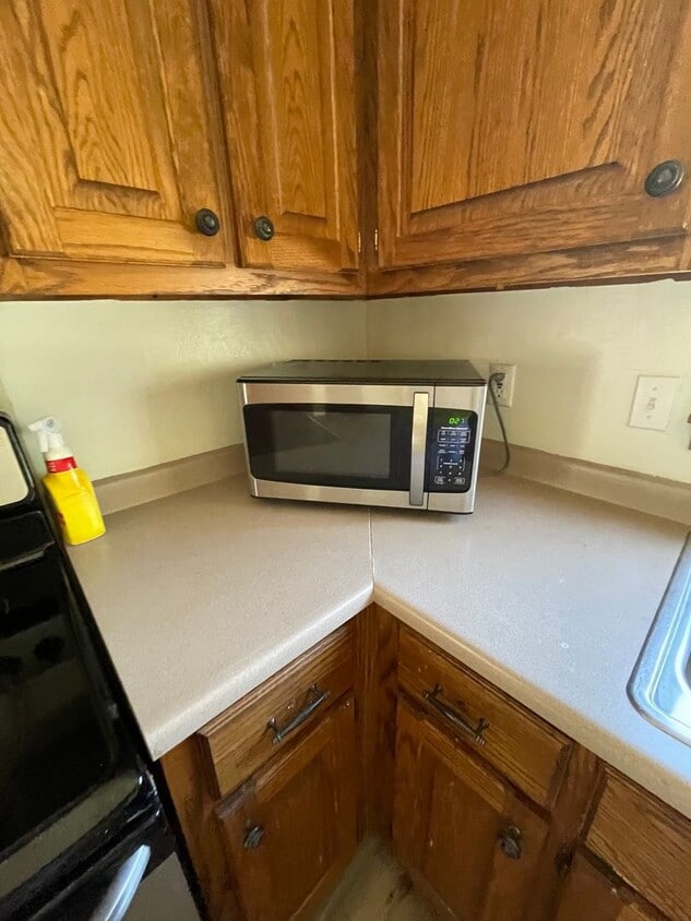 Primary Photo - 3 Bedroom 2.5 Bath Townhome Located in Fou...