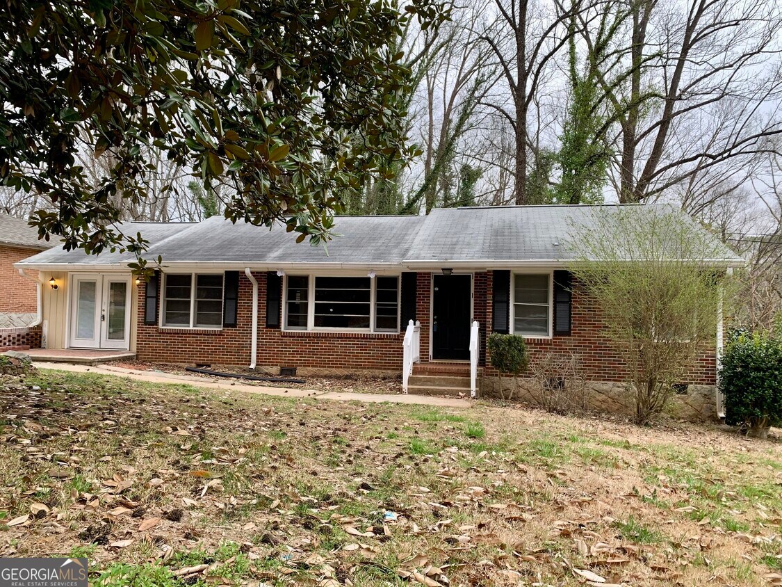 Primary Photo - 1824 Sandringham Dr SW