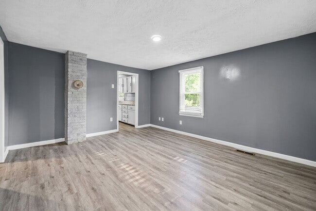 Building Photo - 715 Elder St