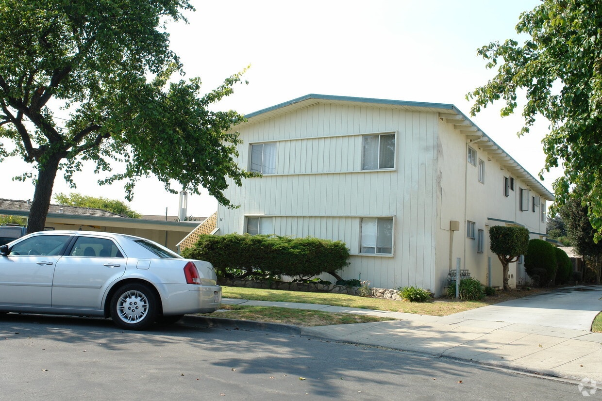Building Photo - 11 San Ramon Cir