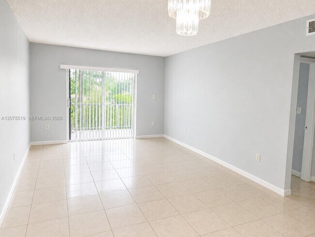 Foto del edificio - 10850 W Flagler St