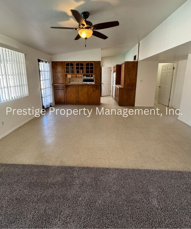 Foto del edificio - Stop Your Search! This 3/2+ Bonus Room is ...