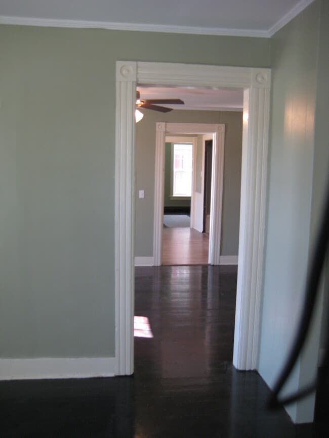 Building Photo - 166 Main St