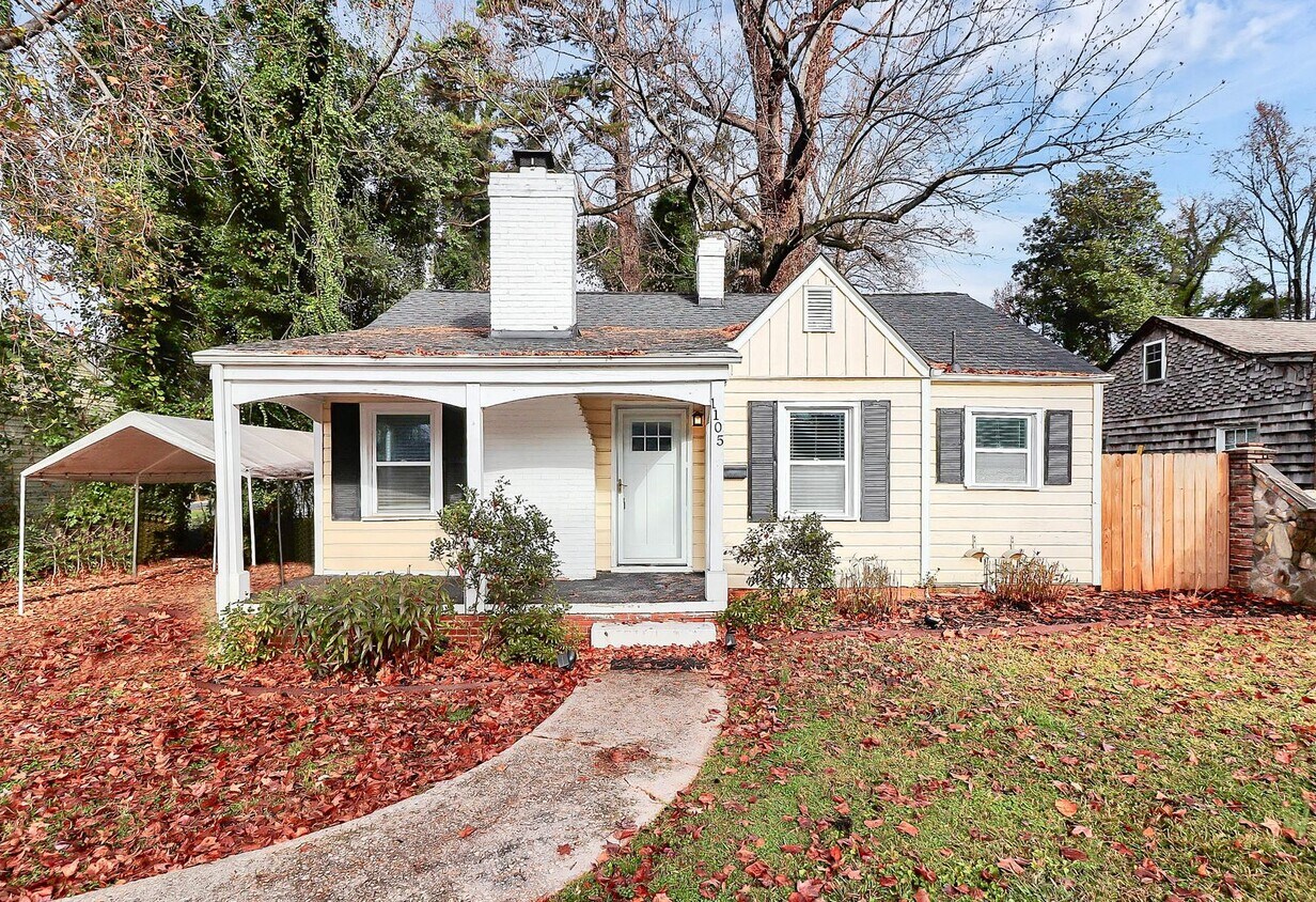 Primary Photo - Cozy 2 Bedroom Home in Oakhurst!