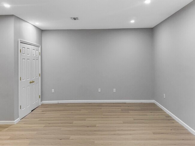 Foto del edificio - 729-731-731 Broadway