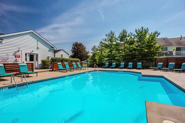 Piscina estilo resort en Alkire Glen, Columbus, Ohio - Alkire Glen