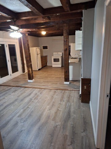 Foto del edificio - 404 Main St