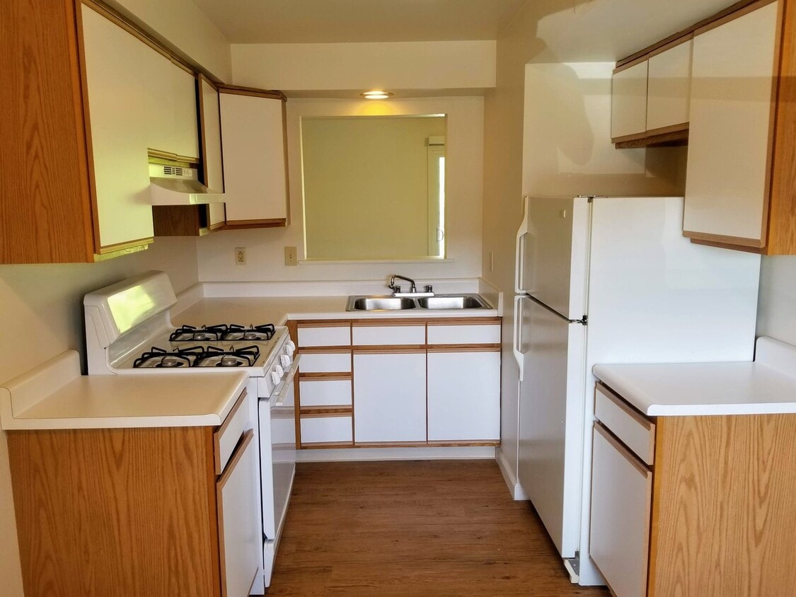Primary Photo - Wonderful 1BD in Great Downtown Zelienople...