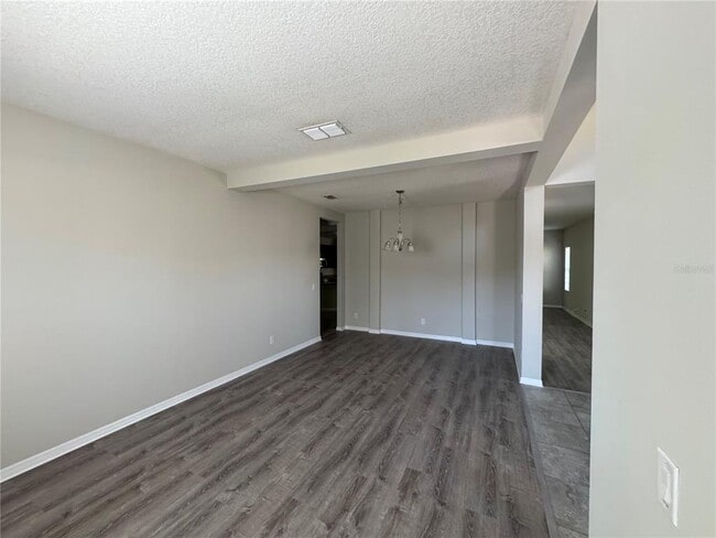 Foto del edificio - 2855 Running Brook Cir