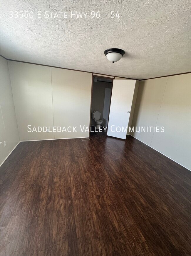 Foto del edificio - 33550 E State Hwy 96