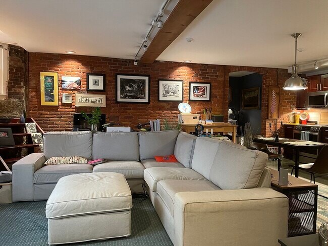 Foto del edificio - 1760 Beacon St