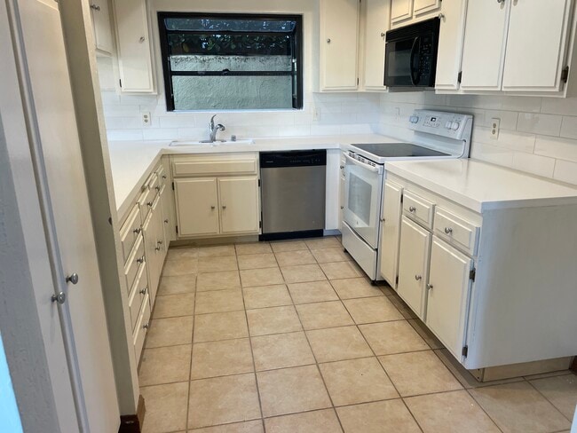 Foto del edificio - 7537 Jerez Ct