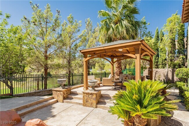 Foto del edificio - 12097 Oakland Hills Dr
