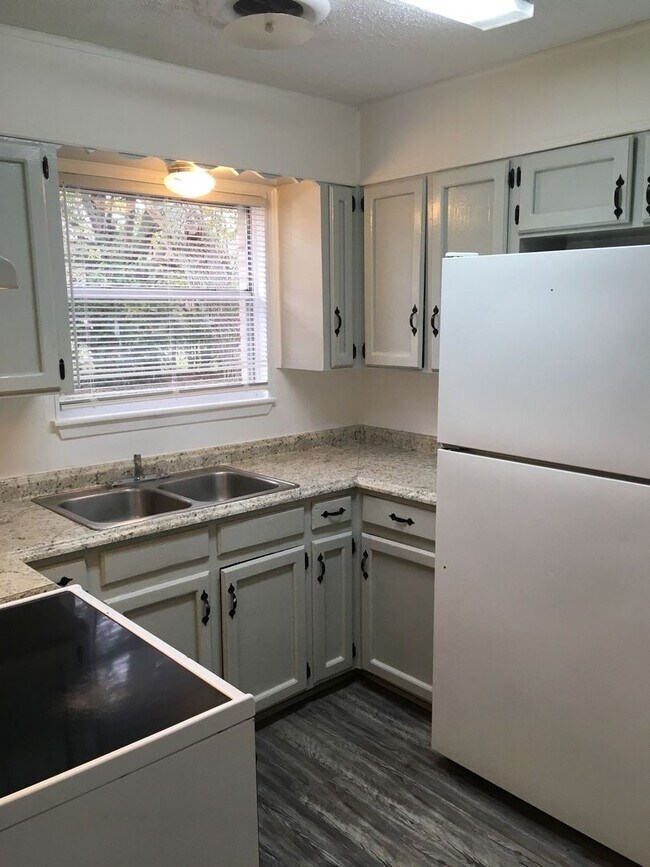 Foto del edificio - COMING SOON!