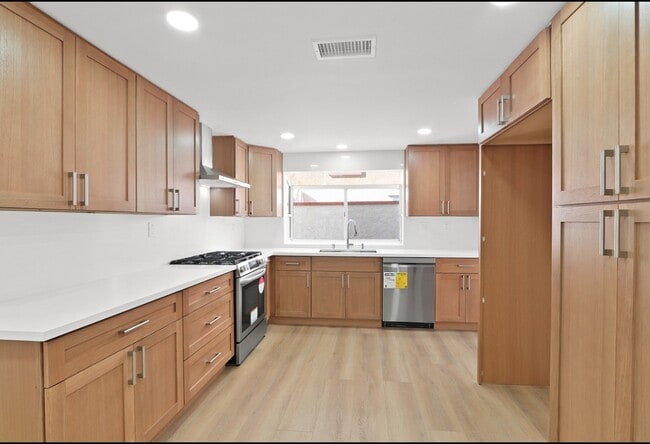 Foto del edificio - 21525 Vía Pepita