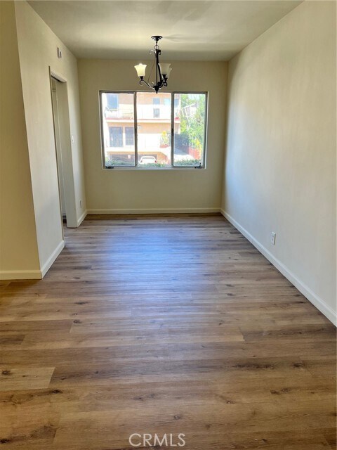 Foto del edificio - 208 S Mariposa Ave