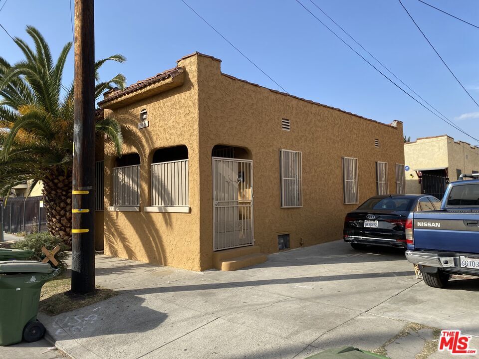 Primary Photo - 711 W 54th St