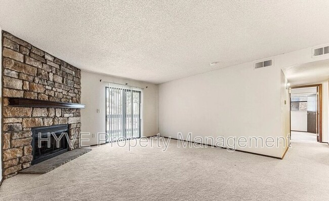 Foto del edificio - 8600 East Alameda Avenue