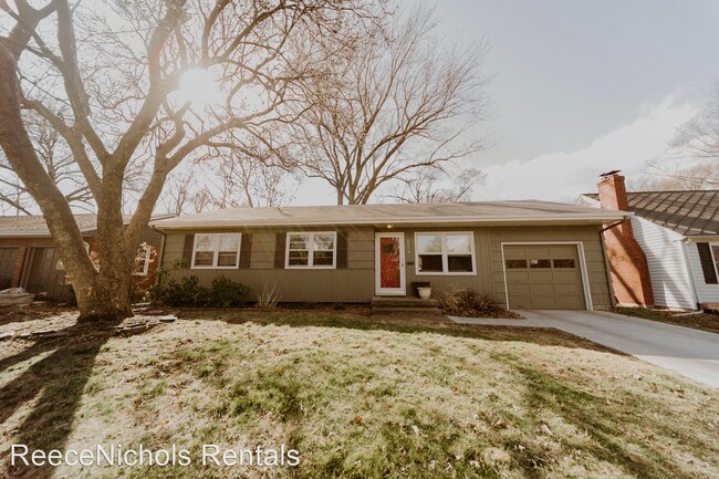 Building Photo - 3 br, 1.5 bath House - 5814 Russell Street