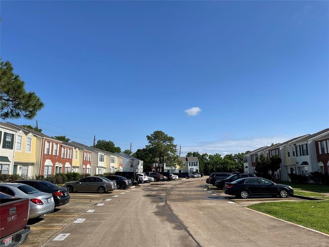 Building Photo - 12910 Ashford Point Dr