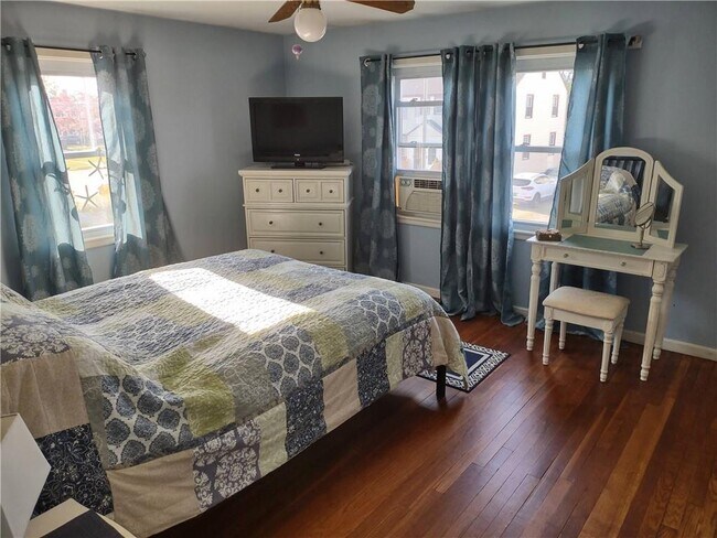 Building Photo - 28 Shangri-La Ln