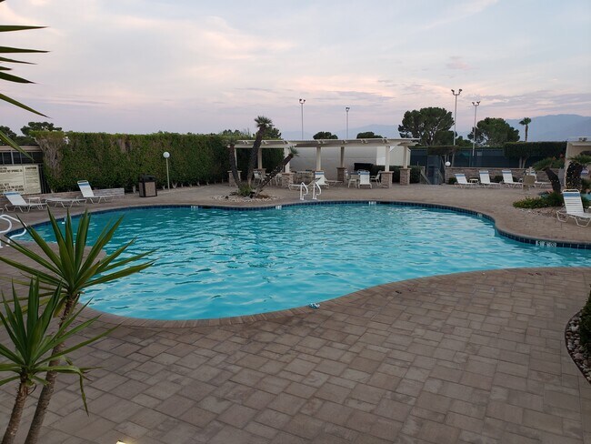 Building Photo - 9645 Spyglass Ave