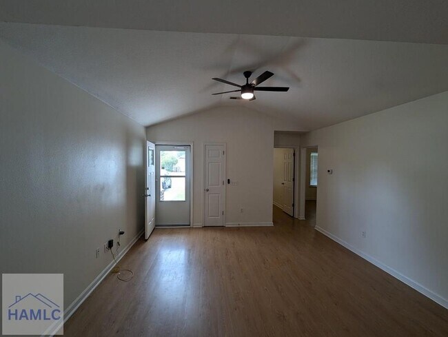 Foto del edificio - 130 Willow Oak Dr
