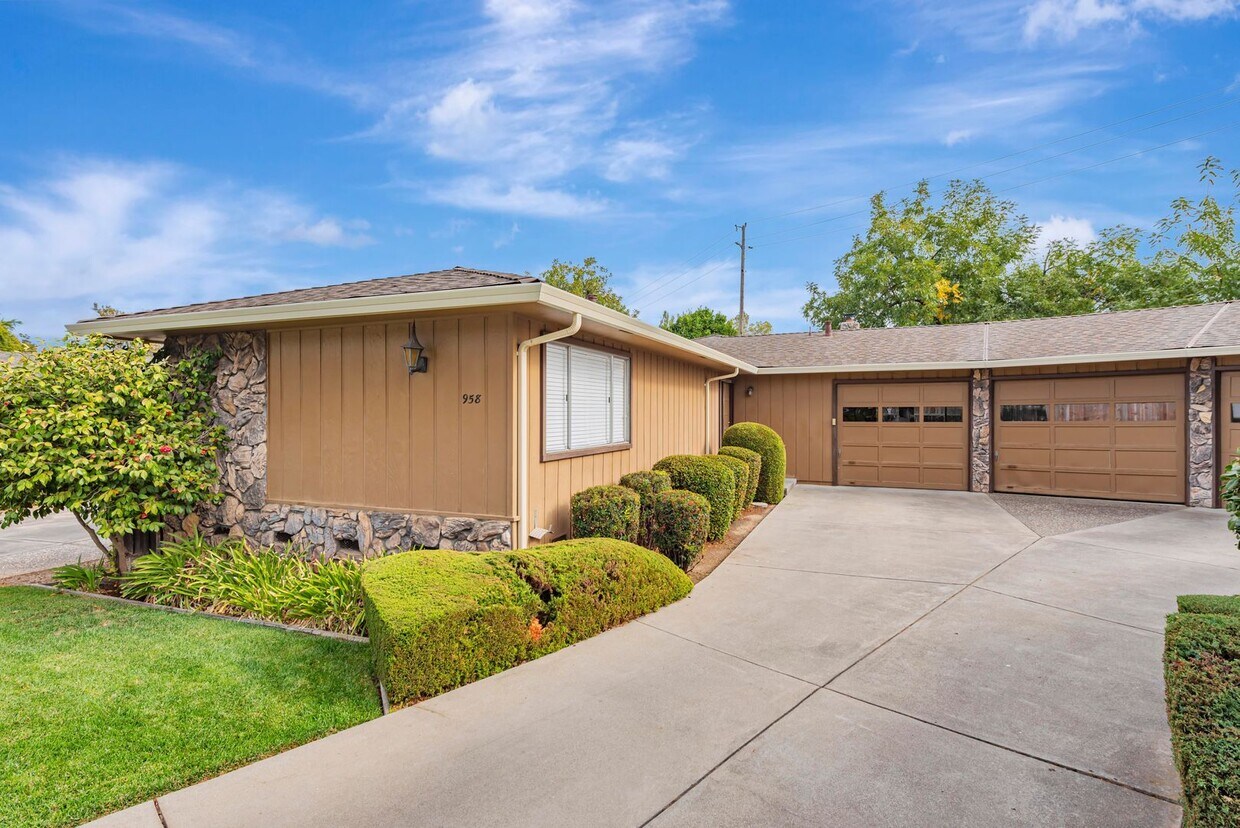 Foto principal - 960-960 Spadafore Ct